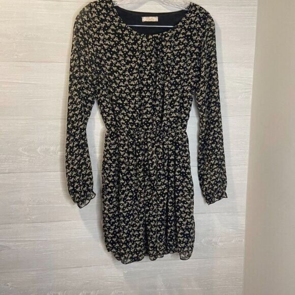 Women's Rounded Neck Flounce‎ Long Sleeve Short Dress - Picture 3 of 6